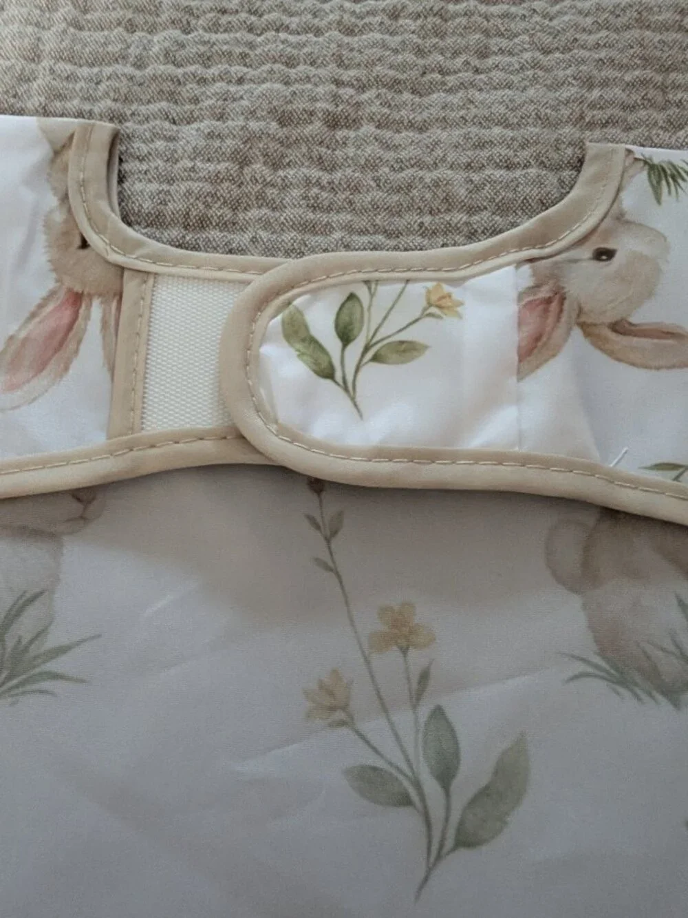 New long-sleeve baby bib / smock bib, bunny pattern